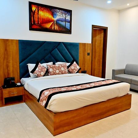 Hotel Elite - 5 Mins From Golden Temple Αμριτσάρ Δωμάτιο φωτογραφία